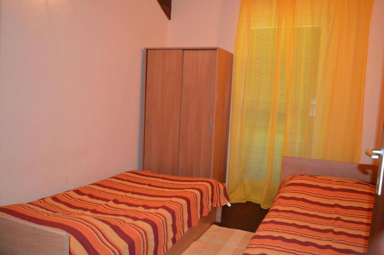 Holiday House Neno Grebastica Bagian luar foto