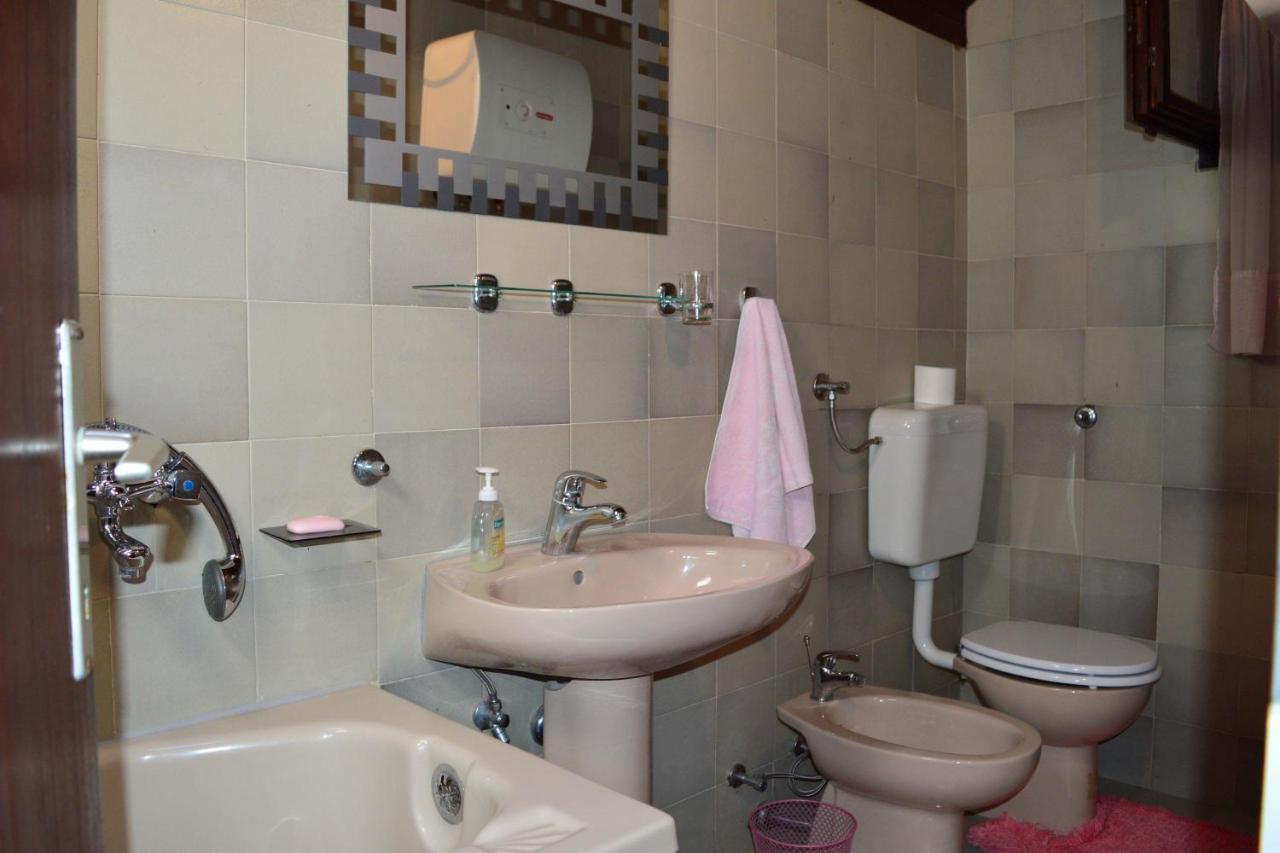 Holiday House Neno Grebastica Bagian luar foto
